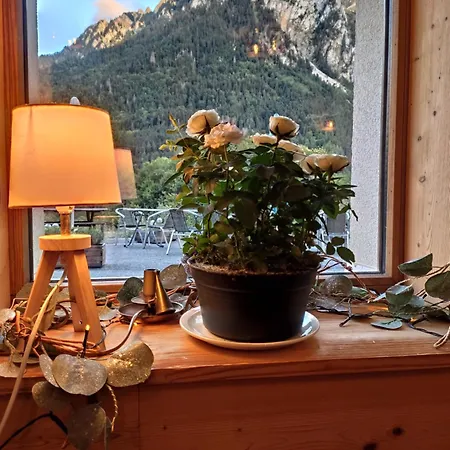 Les Chemins Du Leman Hotel Novel
