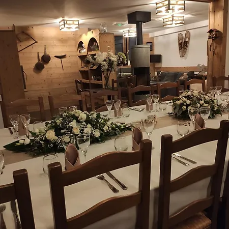 Les Chemins Du Leman Hotel