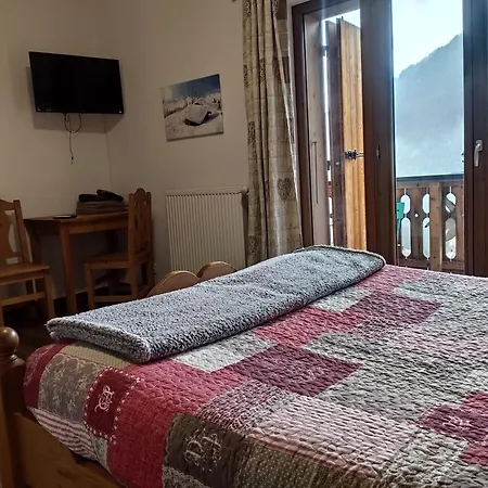 Les Chemins Du Leman Hotel Novel