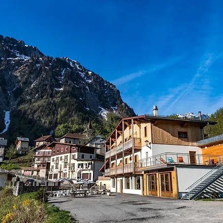 Hotel Les Chemins Du Leman 3*