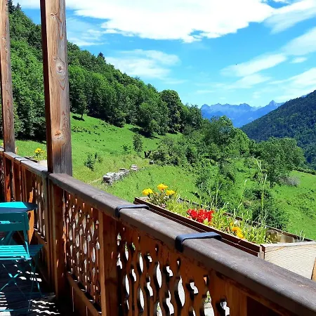 Les Chemins Du Léman Hotel